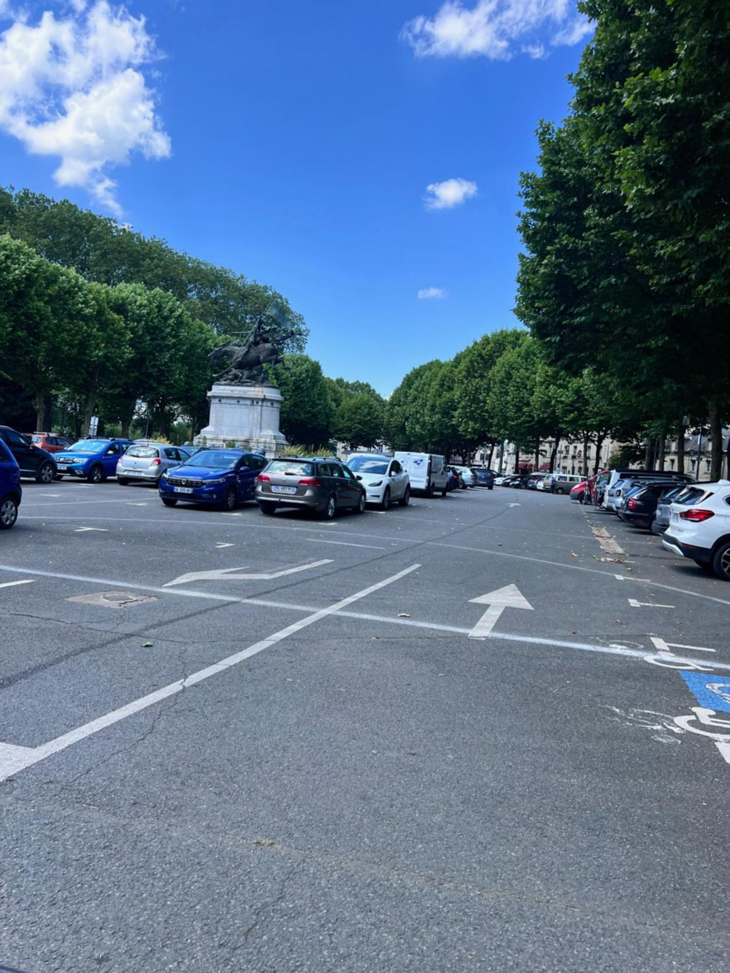 Le Badebec, Appt Dans Maison Typique Avec Jardin Prive Chinon Esterno foto